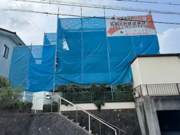 K様のお宅は築42年、『積水ハウス(株)』さんの軽量鉄骨構造2階建ての洋風住宅です。 屋根はスレート瓦(クボタ カラーベスト コロニアル) 広島市安佐北区三入東・K様サムネイル画像